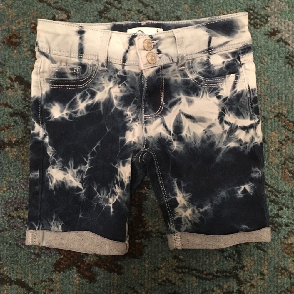 Tie dye Bermuda shorts-size 6 (girls)